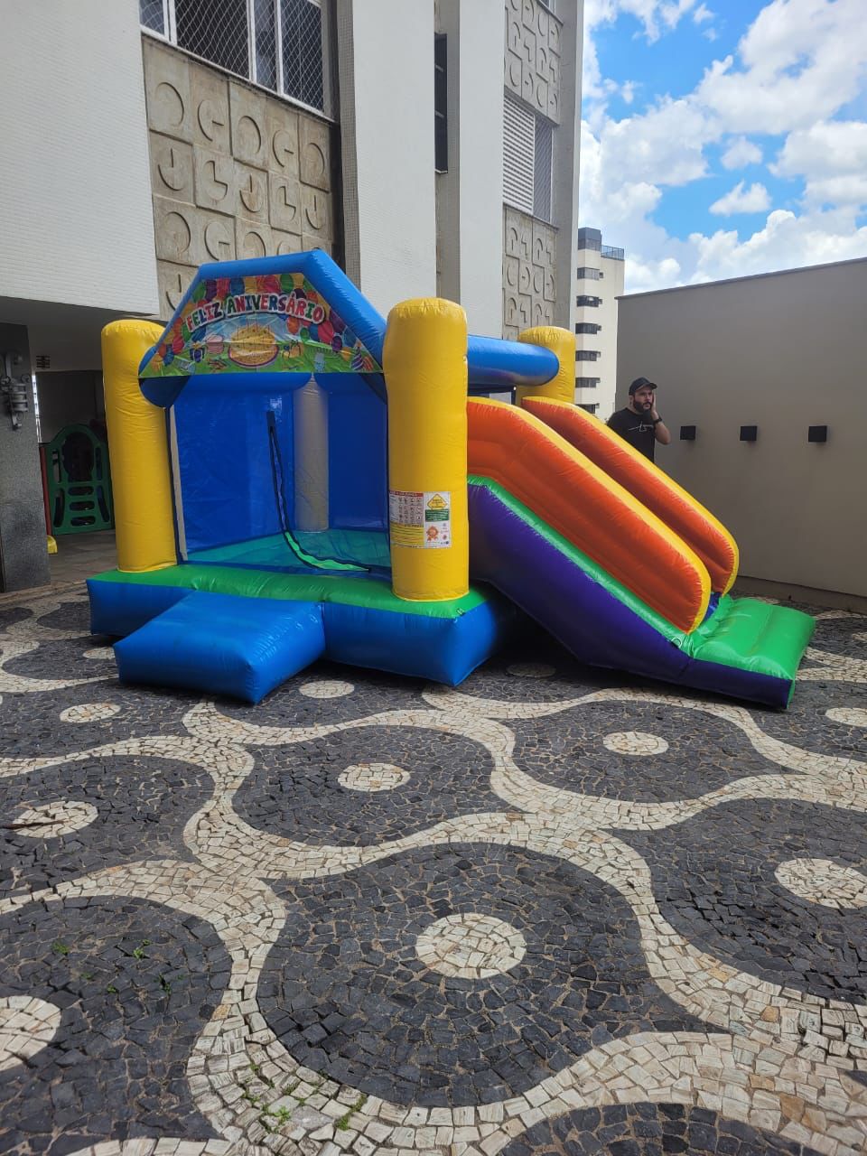 Pula Pula com Escorregador